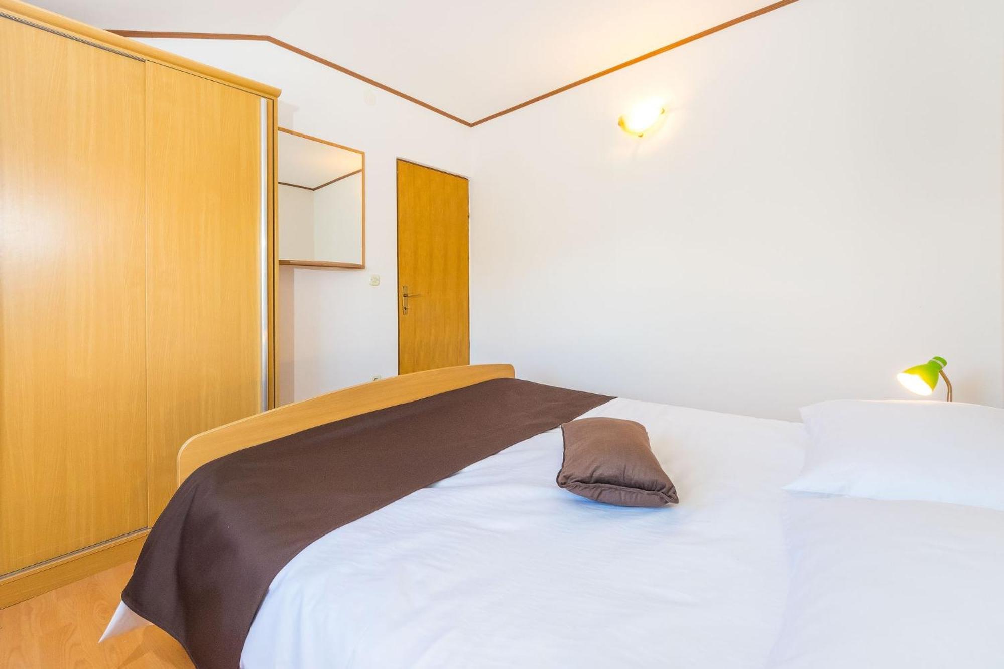 Apartments By The Sea Vrsi - Mulo, Zadar - 5951 Rum bild